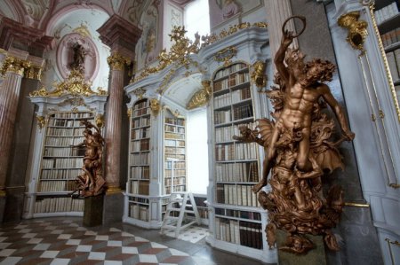 Крупнейшая монастырская библиотека