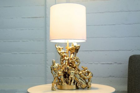 Лампа для героя