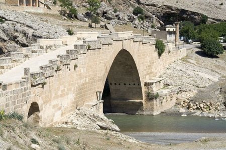 10 самых древних мостов